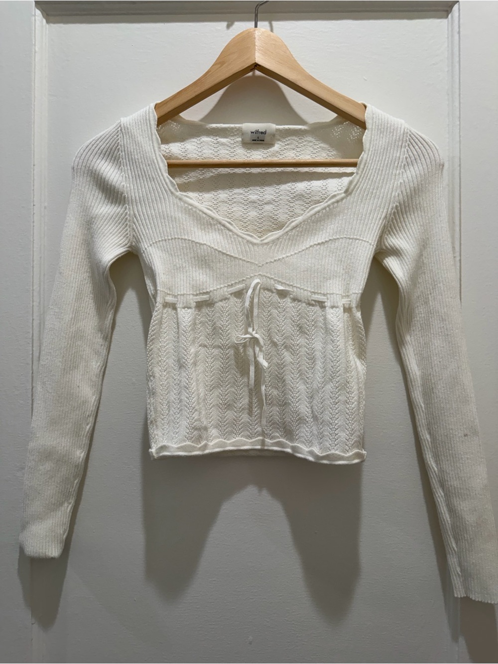 Wilfred Soloist White Knit Long-Sleeve Sweetheart Top Sweater